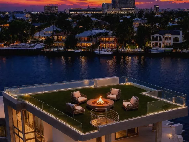 6-bedroom home for sale in Fort Lauderdale - 2542 LUCILLE Drive - MondialRealty