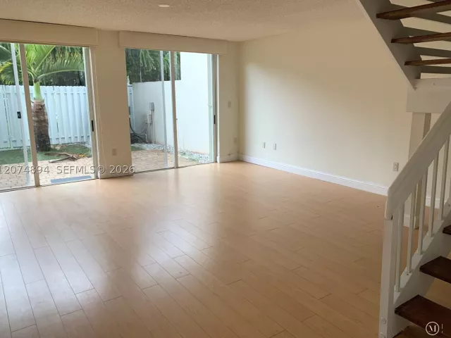3-bedroom home for rent in Doral - 4447 NW 98th Ave - MondialRealty