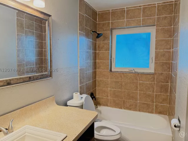 4-bedroom home for rent in Miami - 56 NW 39th St 56 - MondialRealty