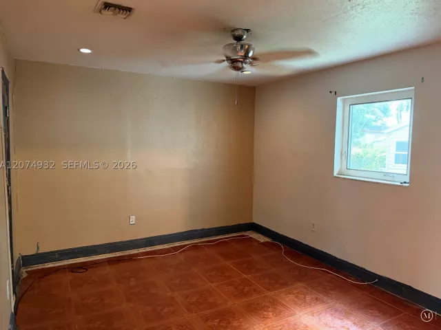 4-bedroom home for rent in Miami - 56 NW 39th St 56 - MondialRealty