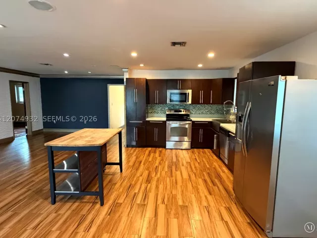 4-bedroom home for rent in Miami - 56 NW 39th St 56 - MondialRealty