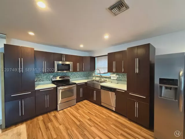 4-bedroom home for rent in Miami - 56 NW 39th St 56 - MondialRealty