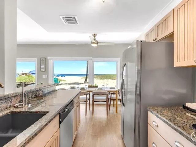 2-bedroom home for rent in Pompano Beach - 600 N OCEAN Boulevard 1A - MondialRealty