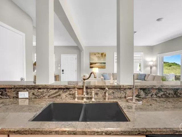 2-bedroom home for rent in Pompano Beach - 600 N OCEAN Boulevard 1A - MondialRealty