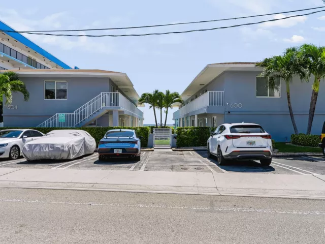 2-bedroom home for rent in Pompano Beach - 600 N OCEAN Boulevard 1A - MondialRealty