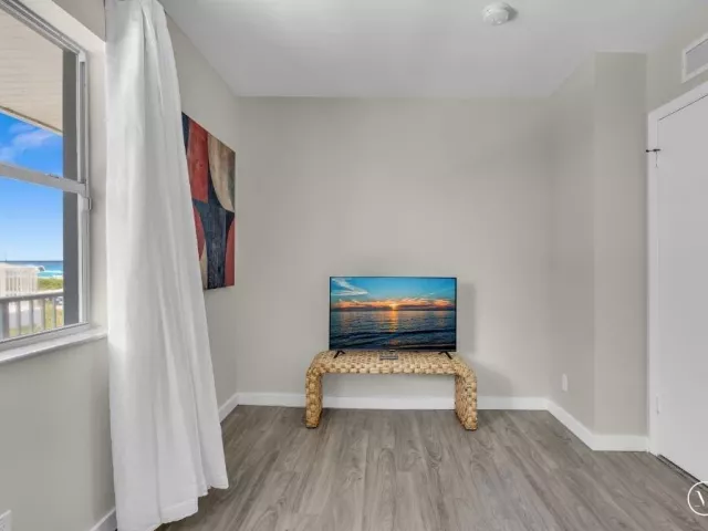 2-bedroom home for rent in Pompano Beach - 600 N OCEAN Boulevard 1A - MondialRealty