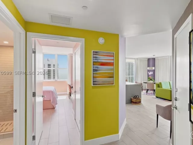 2-bedroom condo for sale in Hollywood - 4010 S Ocean Dr T3909 - MondialRealty