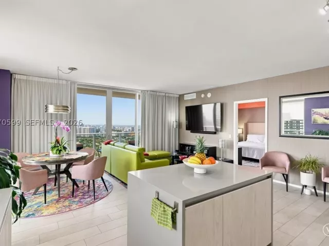 2-bedroom condo for sale in Hollywood - 4010 S Ocean Dr T3909 - MondialRealty