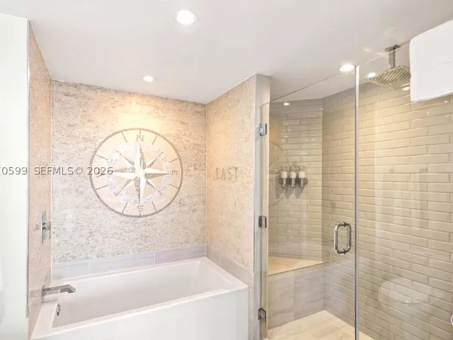 2-bedroom condo for sale in Hollywood - 4010 S Ocean Dr T3909 - MondialRealty