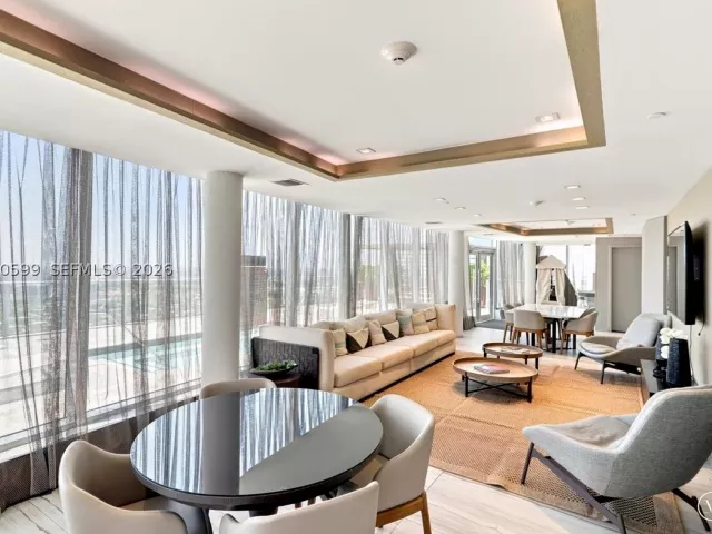 2-bedroom condo for sale in Hollywood - 4010 S Ocean Dr T3909 - MondialRealty