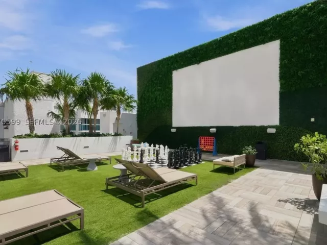 2-bedroom condo for sale in Hollywood - 4010 S Ocean Dr T3909 - MondialRealty