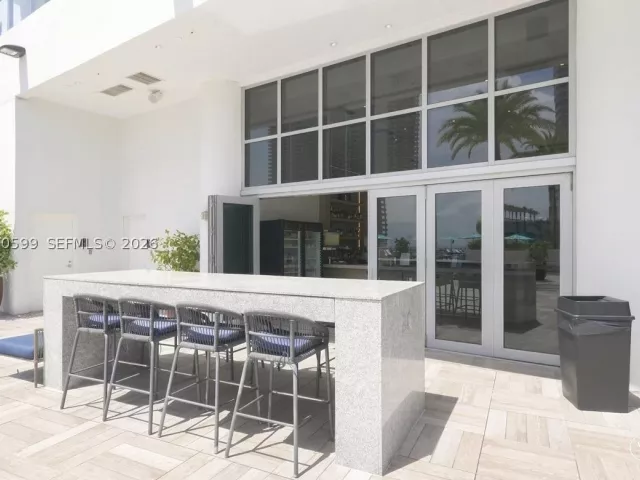 2-bedroom condo for sale in Hollywood - 4010 S Ocean Dr T3909 - MondialRealty