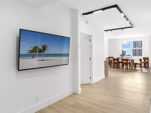 3-bedroom condo for sale in Hallandale Beach - 1865 S Ocean Drive 21c - MondialRealty