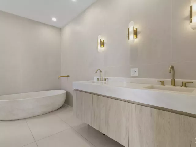 3-bedroom condo for sale in Hallandale Beach - 1865 S Ocean Drive 21c - MondialRealty