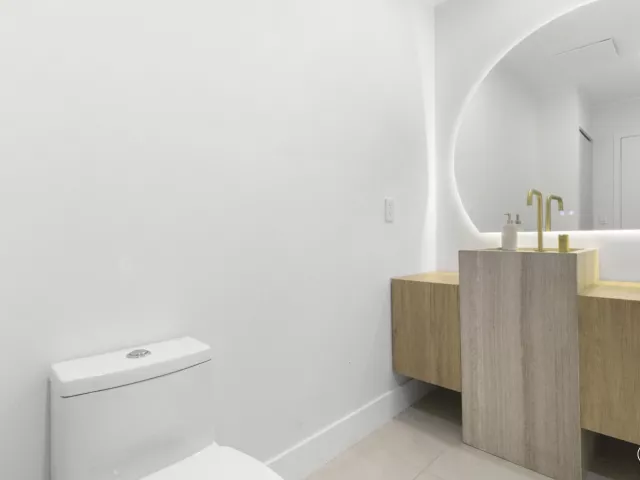 3-bedroom condo for sale in Hallandale Beach - 1865 S Ocean Drive 21c - MondialRealty