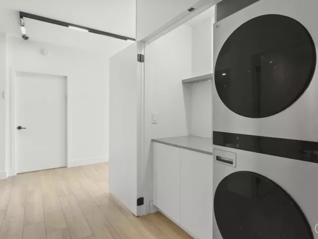 3-bedroom condo for sale in Hallandale Beach - 1865 S Ocean Drive 21c - MondialRealty