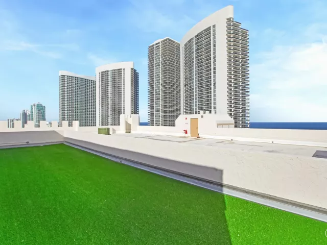 3-bedroom condo for sale in Hallandale Beach - 1865 S Ocean Drive 21c - MondialRealty