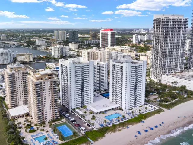 3-bedroom condo for sale in Hallandale Beach - 1865 S Ocean Drive 21c - MondialRealty