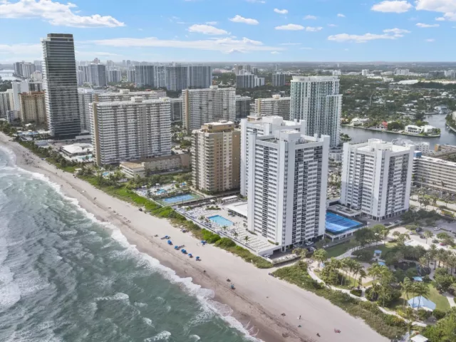 3-bedroom condo for sale in Hallandale Beach - 1865 S Ocean Drive 21c - MondialRealty