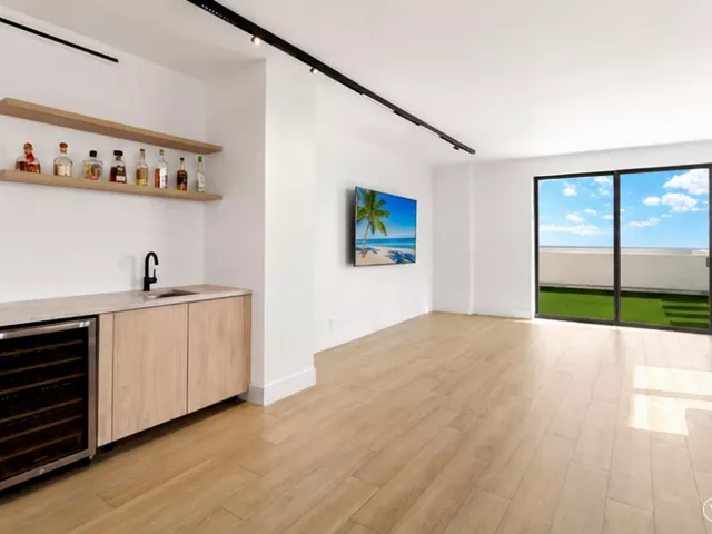 3-bedroom condo for sale in Hallandale Beach - 1865 S Ocean Drive 21c - MondialRealty