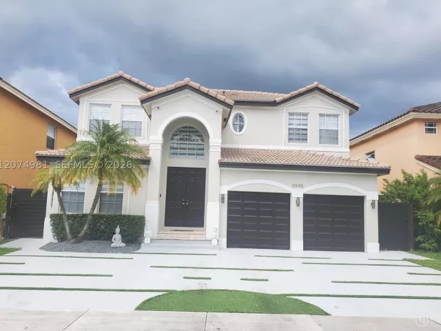 3-bedroom home for rent in Miami - 13995 SW 154th St 1 - MondialRealty