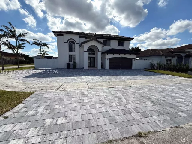 4-bedroom home for rent in Miami - 15624 SW 20th St 0 - MondialRealty