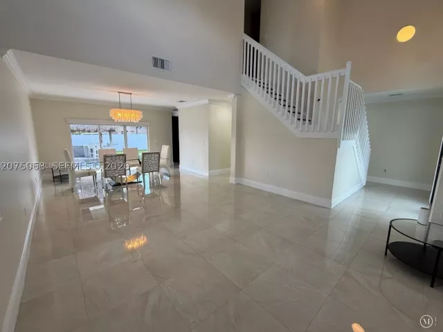 4-bedroom home for rent in Miami - 15624 SW 20th St 0 - MondialRealty