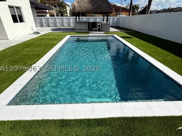 4-bedroom home for rent in Miami - 15624 SW 20th St 0 - MondialRealty