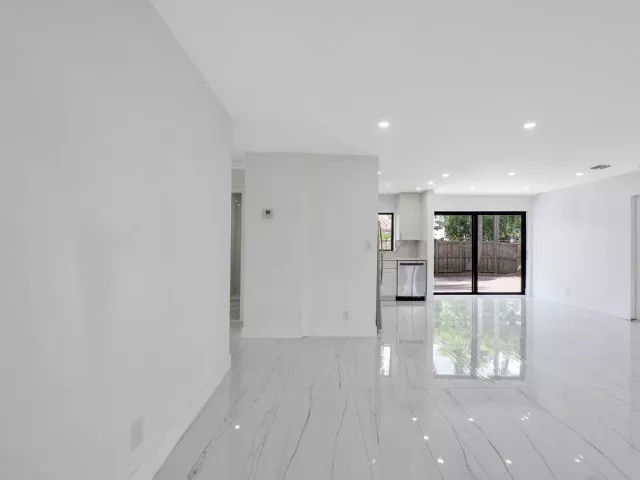 2-bedroom home for sale in Hollywood - 3030 ARTHUR Street - MondialRealty