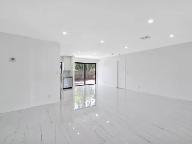 2-bedroom home for sale in Hollywood - 3030 ARTHUR Street - MondialRealty