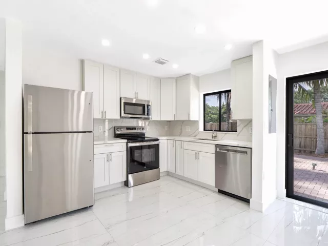 2-bedroom home for sale in Hollywood - 3030 ARTHUR Street - MondialRealty
