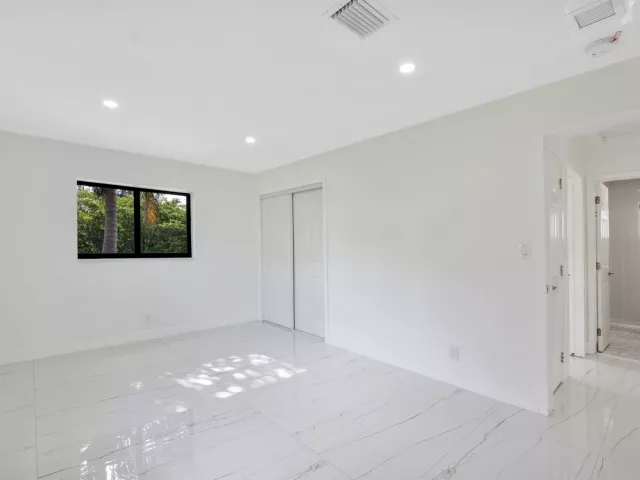 2-bedroom home for sale in Hollywood - 3030 ARTHUR Street - MondialRealty