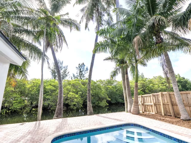 2-bedroom home for sale in Hollywood - 3030 ARTHUR Street - MondialRealty