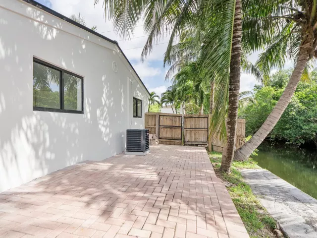 2-bedroom home for sale in Hollywood - 3030 ARTHUR Street - MondialRealty