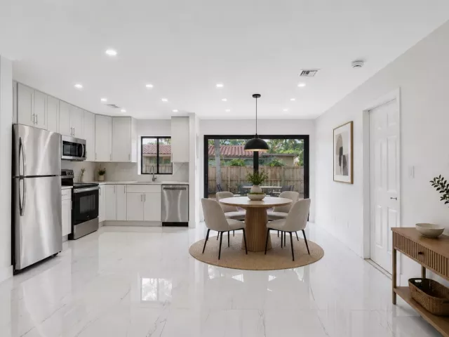2-bedroom home for sale in Hollywood - 3030 ARTHUR Street - MondialRealty
