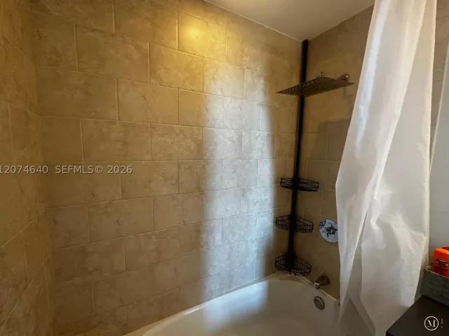 2-bedroom condo for rent in Miami - 90 SW 3rd St 4406 - MondialRealty