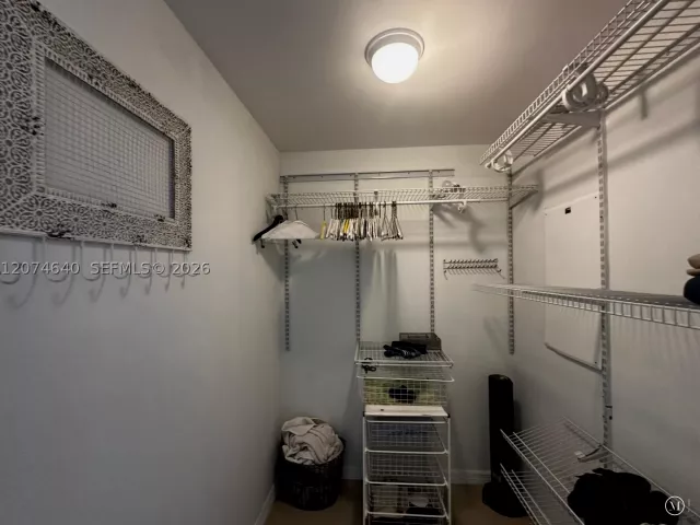 2-bedroom condo for rent in Miami - 90 SW 3rd St 4406 - MondialRealty