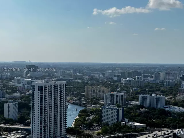 2-bedroom condo for rent in Miami - 90 SW 3rd St 4406 - MondialRealty