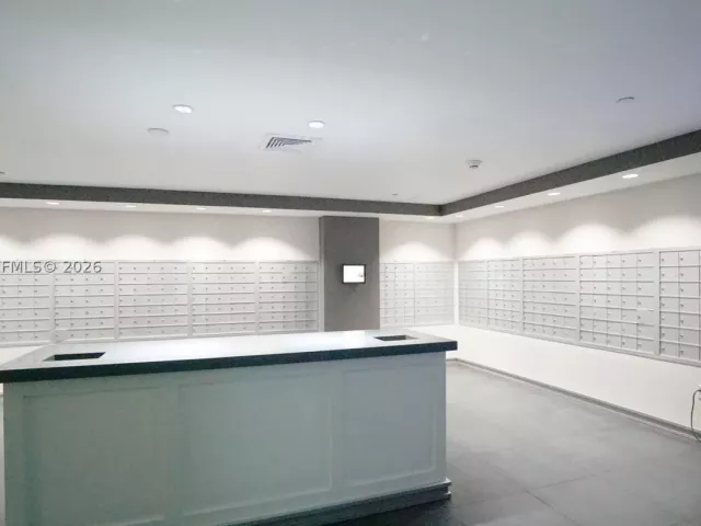 2-bedroom condo for rent in Miami - 90 SW 3rd St 4406 - MondialRealty