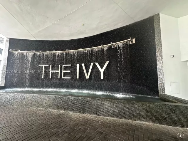 2-bedroom condo for rent in Miami - 90 SW 3rd St 4406 - MondialRealty