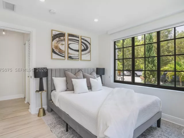 3-bedroom home for rent in Miami - 1424 SW 11th St - MondialRealty