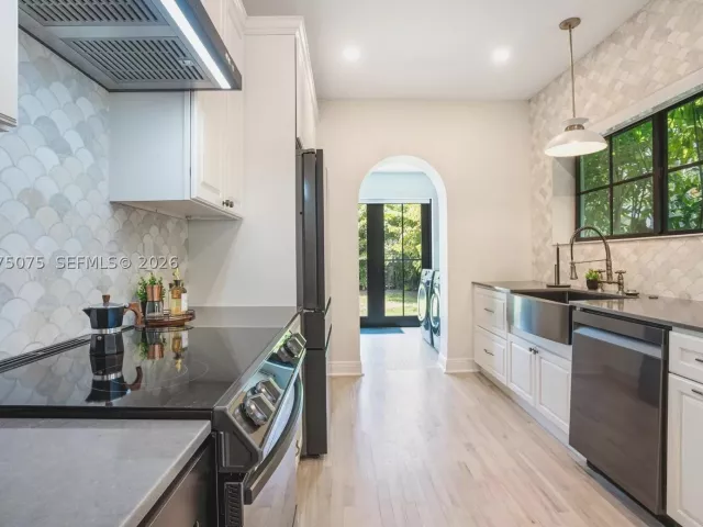 3-bedroom home for rent in Miami - 1424 SW 11th St - MondialRealty