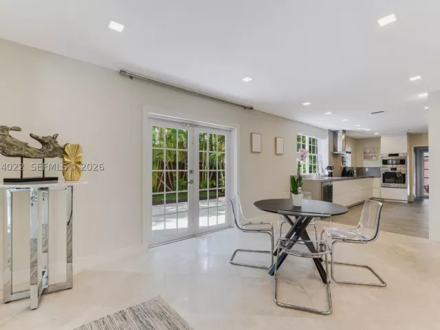 5-bedroom home for sale in Miami Beach - 140 N Hibiscus Dr - MondialRealty