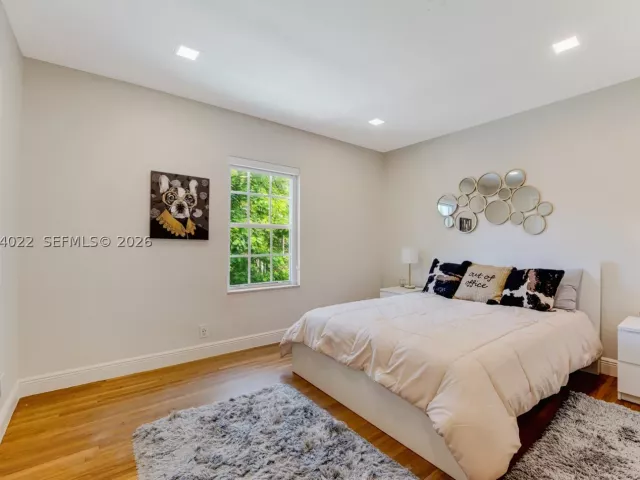 5-bedroom home for sale in Miami Beach - 140 N Hibiscus Dr - MondialRealty