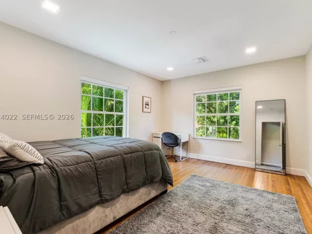 5-bedroom home for sale in Miami Beach - 140 N Hibiscus Dr - MondialRealty