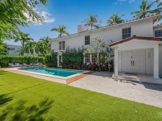 5-bedroom home for sale in Miami Beach - 140 N Hibiscus Dr - MondialRealty