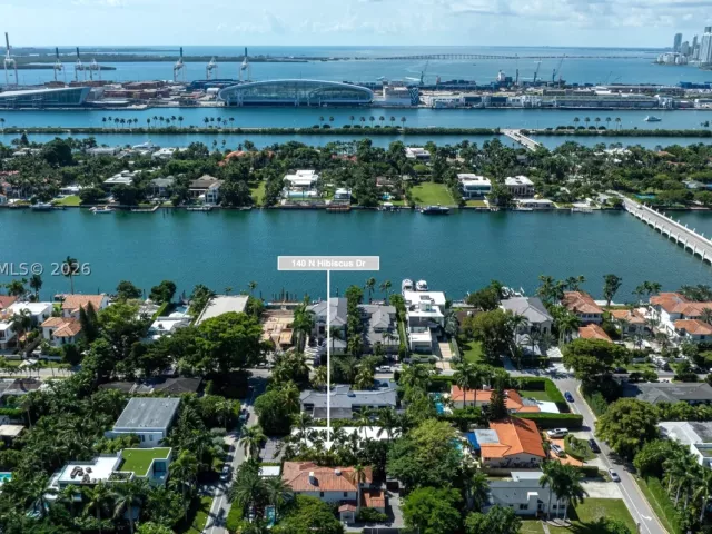 5-bedroom home for sale in Miami Beach - 140 N Hibiscus Dr - MondialRealty