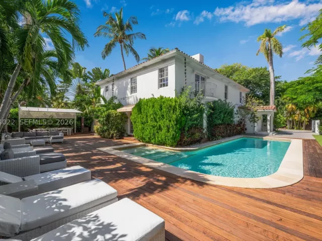 5-bedroom home for sale in Miami Beach - 140 N Hibiscus Dr - MondialRealty