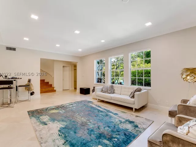 5-bedroom home for sale in Miami Beach - 140 N Hibiscus Dr - MondialRealty