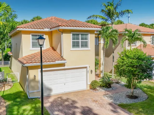 4-bedroom home for rent in West Palm Beach - 57 ATWELL Drive - MondialRealty